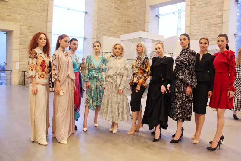 Gülnarə Xəlilovanın kolleksiyası Azərbaycan Moda Həftəsində