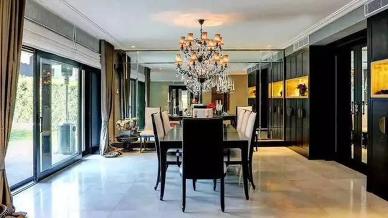 Villasını fantastik qiymətə satdı