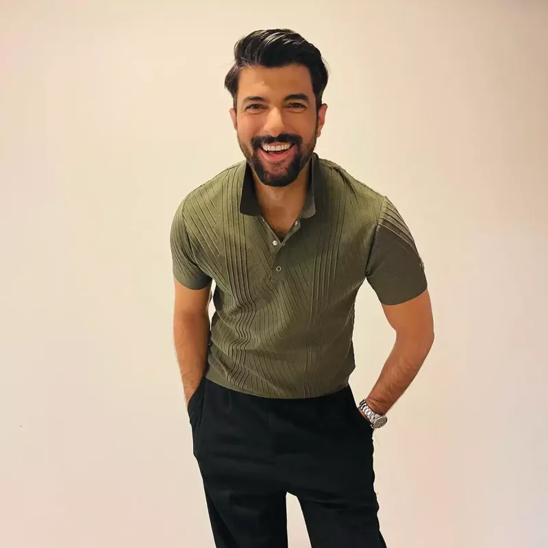 Kitabının gəlirlərini onlara bağışladı