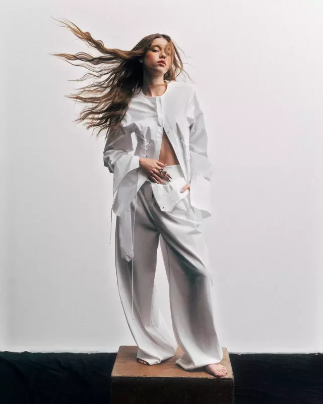 Afra 10 milyona reklama çəkildi