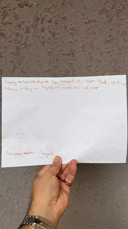Ürək sözlərini yazıb Zamiqin qapısına yapışdırdı