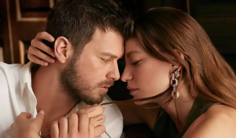 Hələ Serenayı indi izləyir