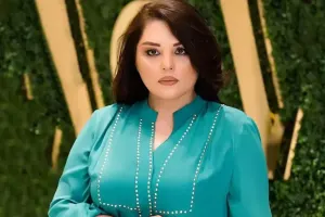 7 yaşlı oğlunu evdə tək qoyması tənqid olundu