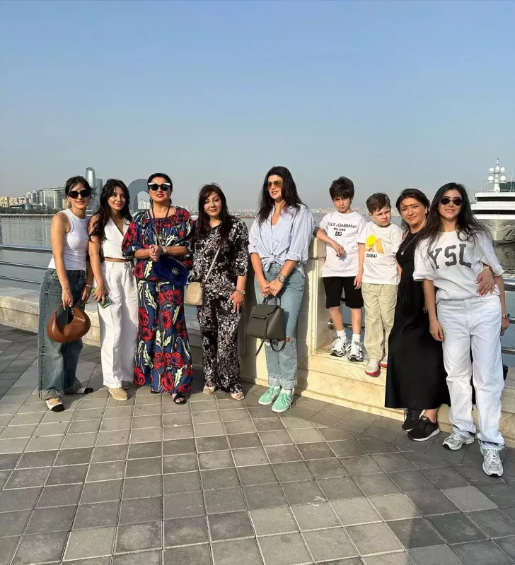 Anna Netrebko Azərbaycan xanımlarından yazdı