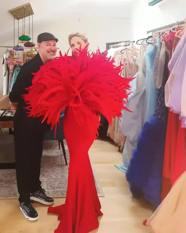 Qırmızı xalı geyimi diqqət çəkdi