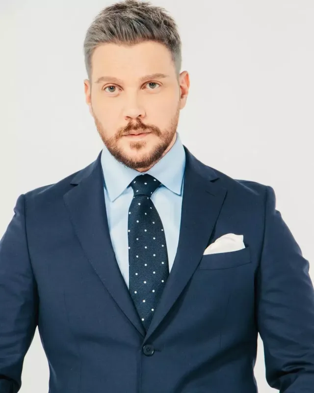 Acı xəbəri keçmiş sevgilisiylə bölüşdü