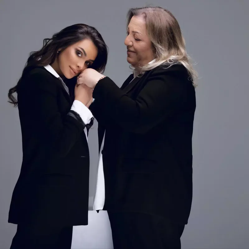 “Məni sevgi ilə böyütdüyün üçün minnətdaram”