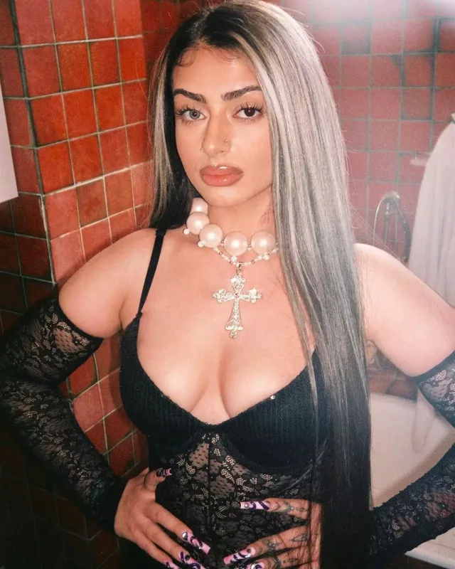 Asya Əlizadəyə dəstək kampaniyası