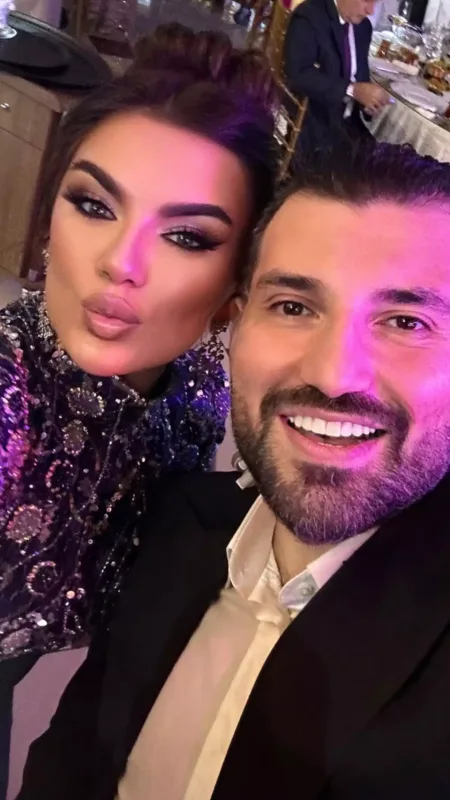 Ədalət Şükürovun gəlini və qızı...