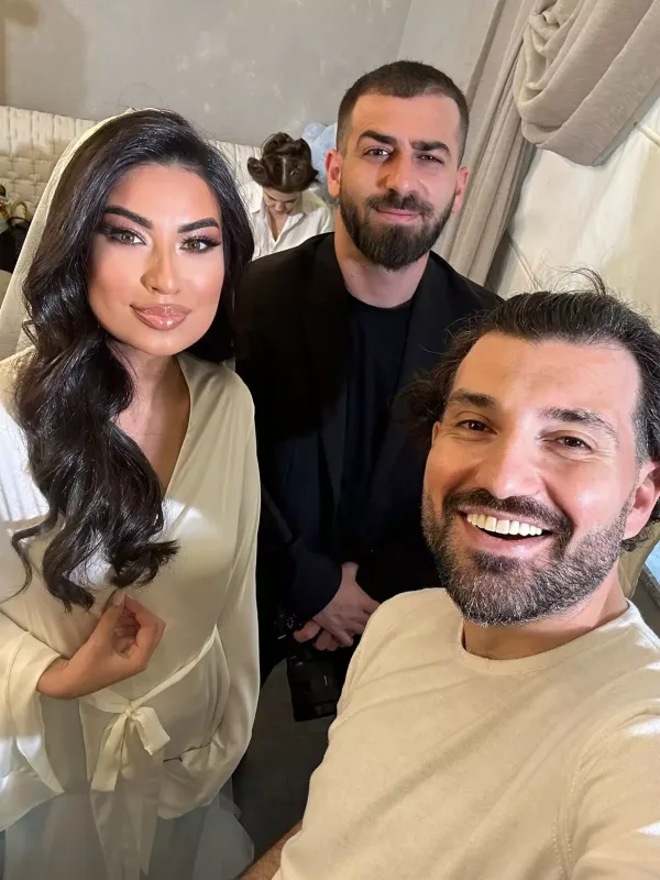 Ədalət Şükürovun gəlini və qızı...