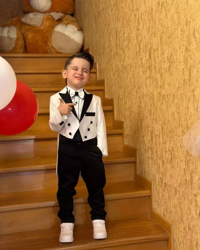 Tacir oğluna toy edir