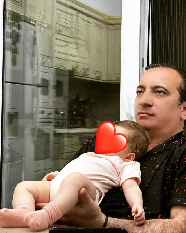 Xalq artisti nəvəsi ilə