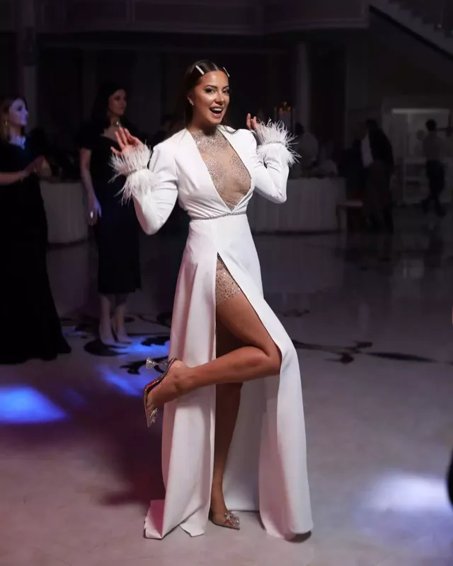 “Niyə qadınlarla düşmənlik edir?” - Ayandan Rövşanəyə