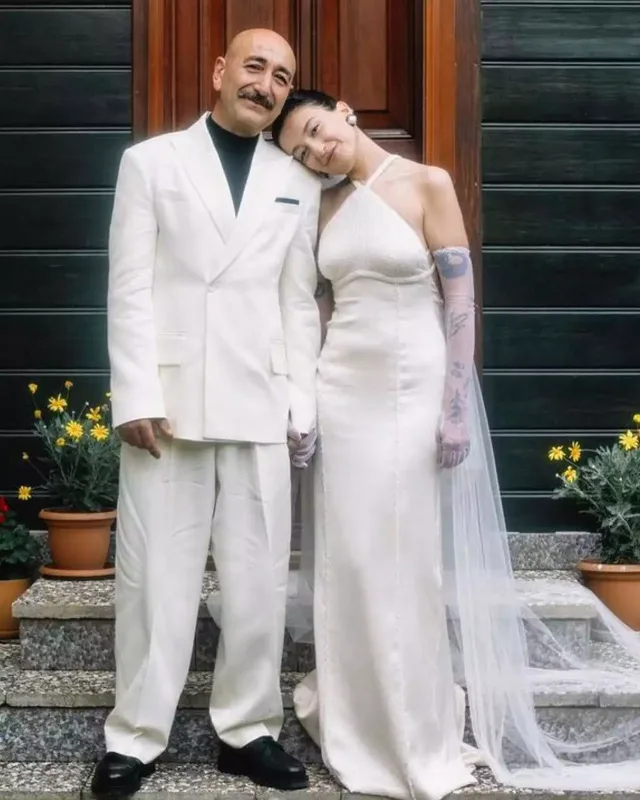 Səssiz-sədasız evlənibmiş...