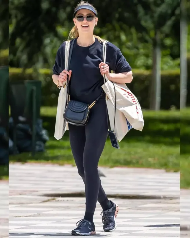 Hollivudu tərk etdiyi deyilmişdi...