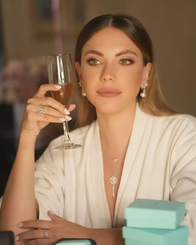 Serial bitən kimi saçlarını dəyişdi