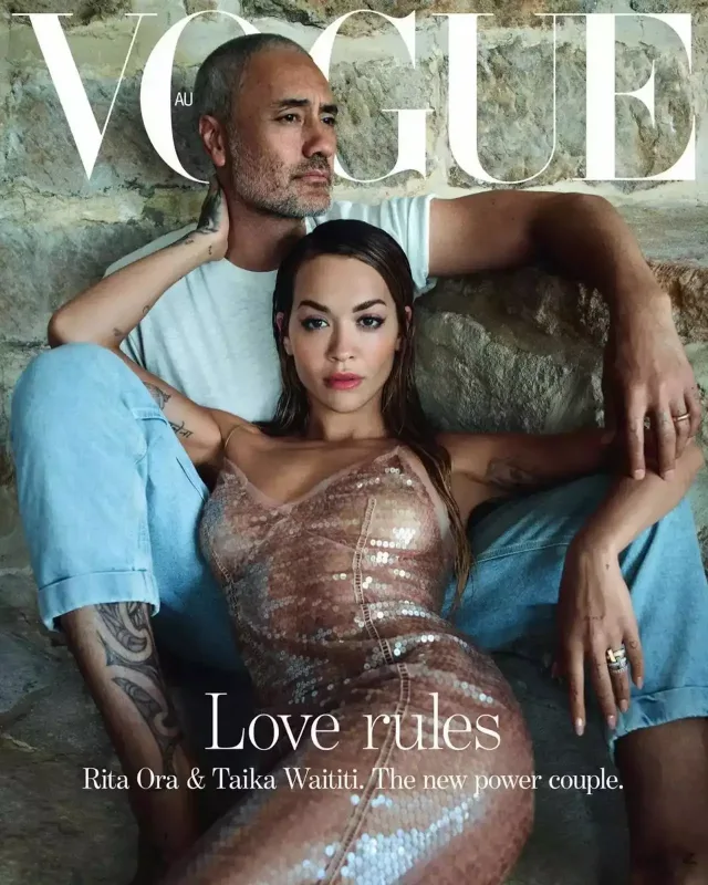 Əri ilə birgə kamera qarşısında...