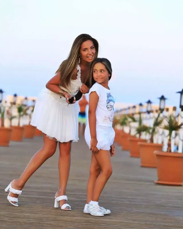 “Qızımı çərçivəyə salmaram”