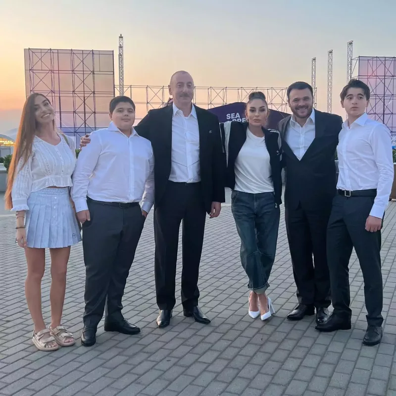 Prezident və ailəsinin səmimi fotoları...