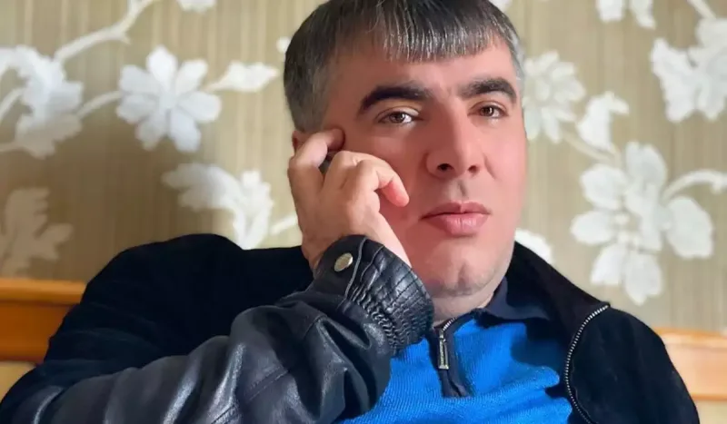 “Üzünə gülüb oyunlar oynadı”