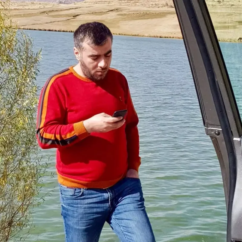 “Üzünə gülüb oyunlar oynadı”