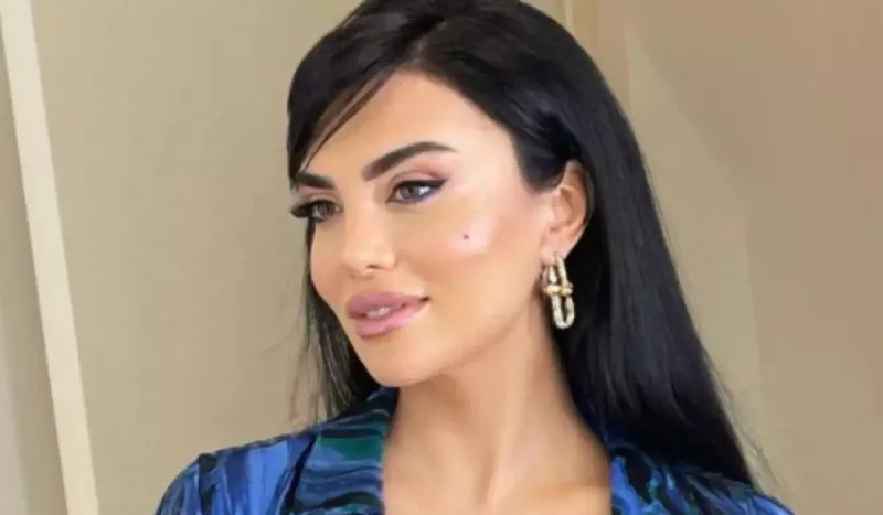 “Aylarla mənə 101 gül göndərirdi” - Çiçək