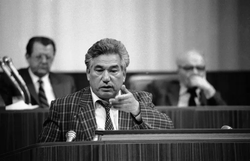 Çingiz Aytmatovun abidəsi ilə bağlı açıq müsabiqə