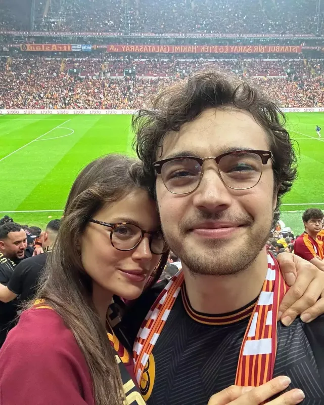 Sevgililərin çempionluq sevinci