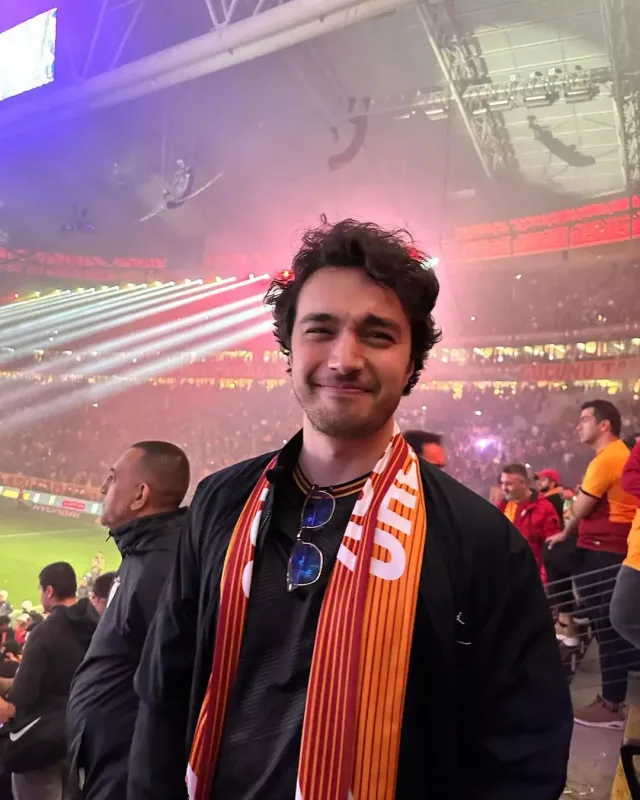 Sevgililərin çempionluq sevinci