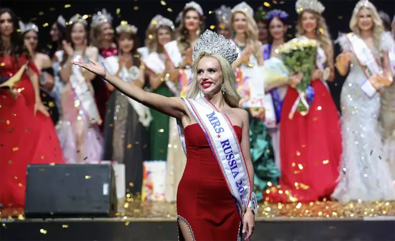 Rusiyanın ən gözəl evli qadını seçildi