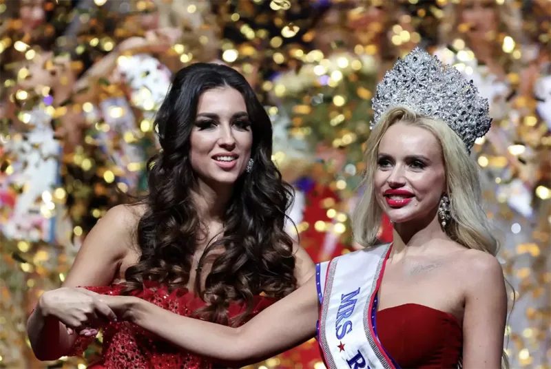 Rusiyanın ən gözəl evli qadını seçildi