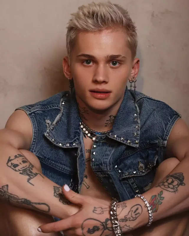 Pulsuz qalan tiktoker 14 milyonluq klip çəkdirir