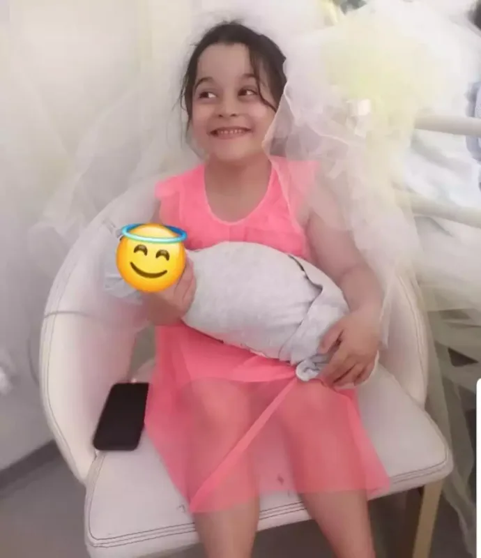 Elza Seyidcahanın 4-cü nəvəsi doğuldu