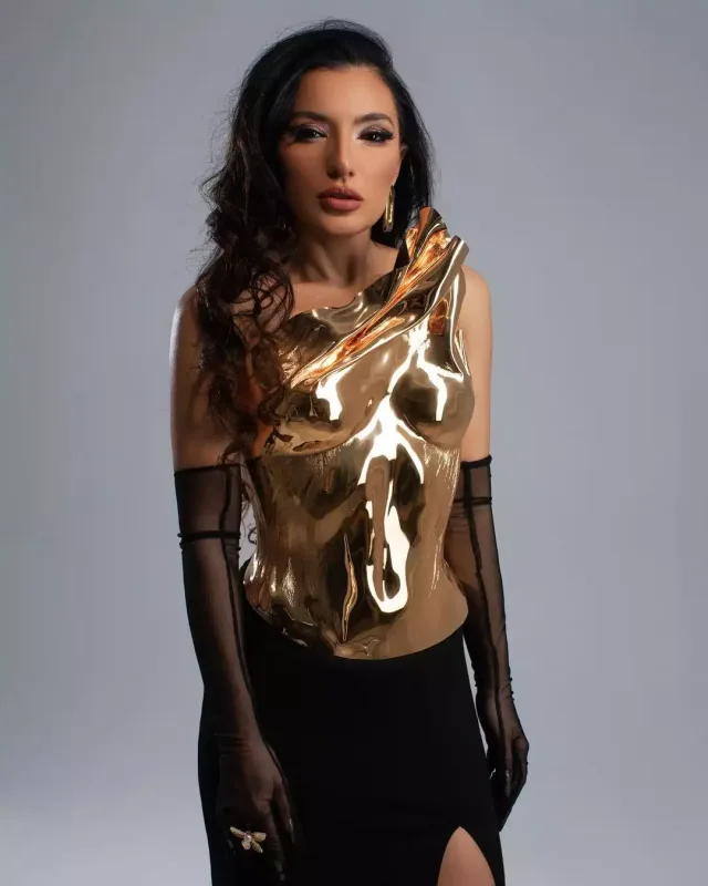 Maya Diabın onu təkrarladığını deyir…