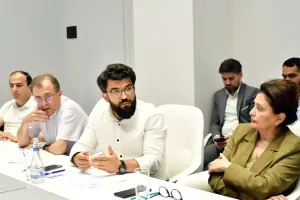 Nazirlik naşirlərlə görüşdü