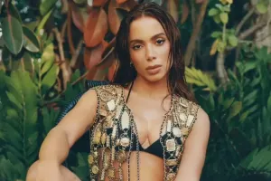 Braziliyalı müğənni türk kişiləri ələ saldı - Video