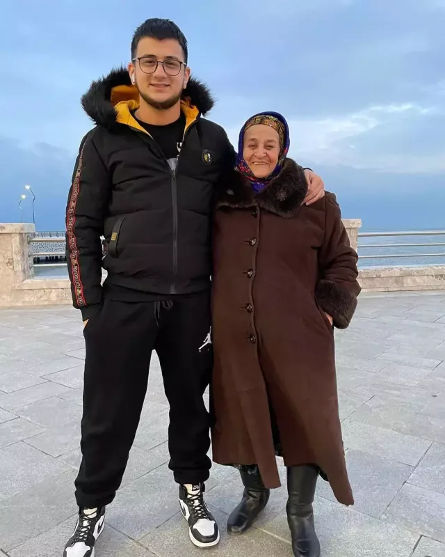 500 minlik səhifəsi bağlandı