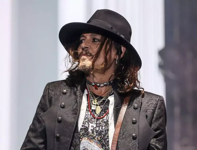 Konsert gəlirini zəlzələ qurbanlarına bağışladılar