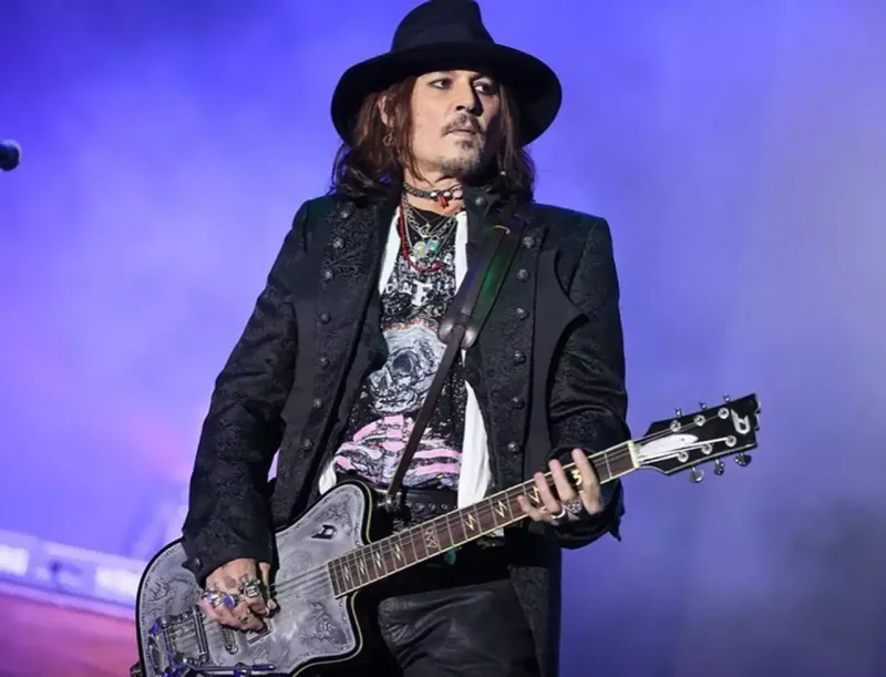 Konsert gəlirini zəlzələ qurbanlarına bağışladılar