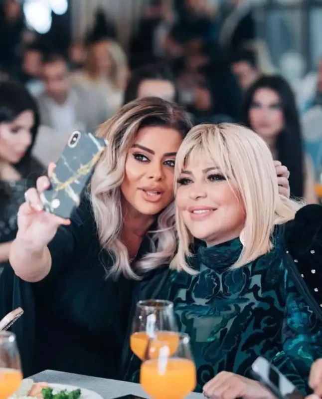 Mətanət estetikə doymur