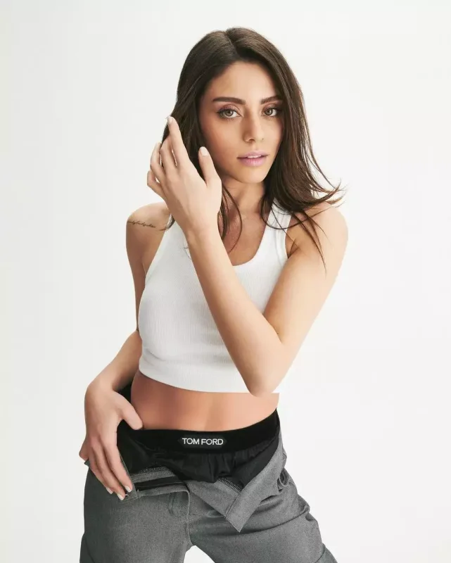 Alpın yeni sevgilisi Sıladır