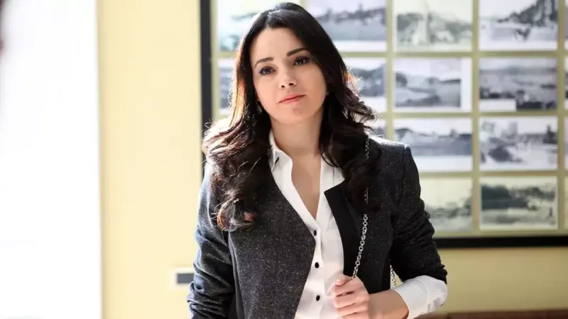 Özgü Namal ekranlara geri dönür!