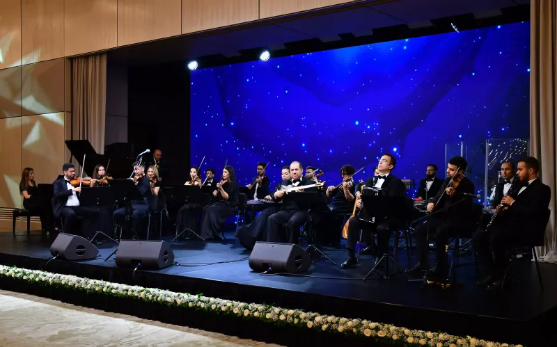 Prezidentlərin qarşısında kimlər çıxış etdi?