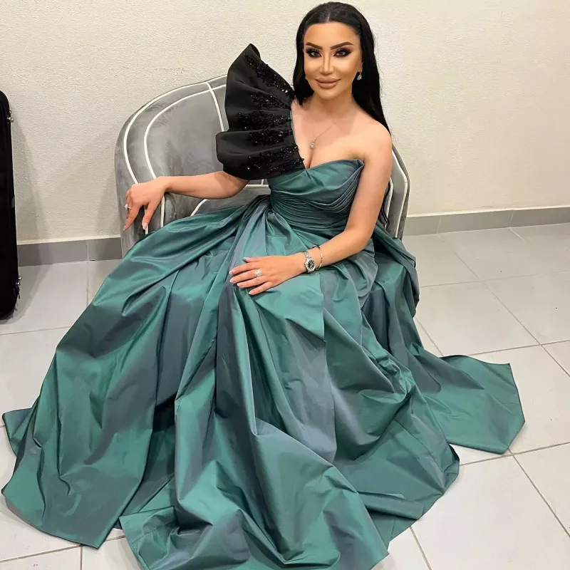 Prezidentlərin qarşısında kimlər çıxış etdi?