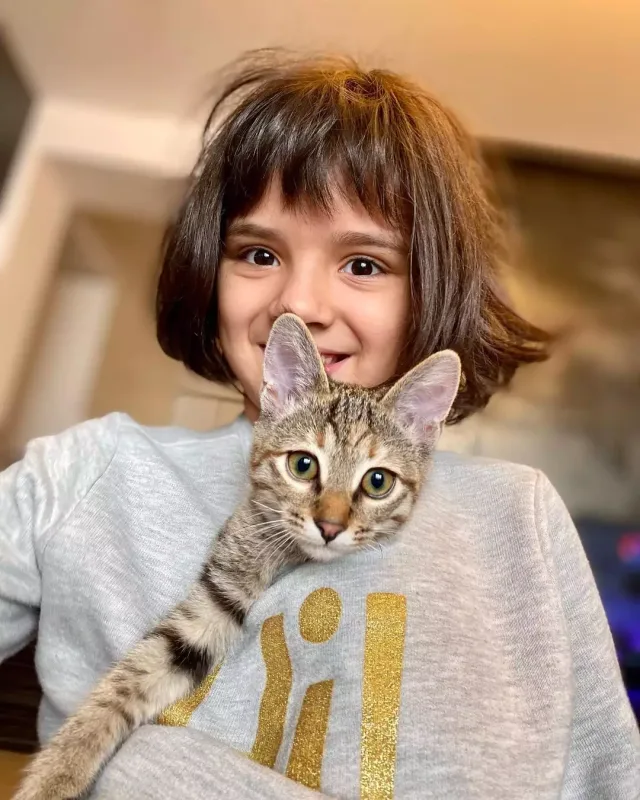 Qızı ibtidai sinfi bitirdi