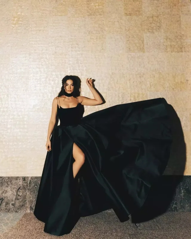 Afinada 400 minə ev aldığını təsdiqlədi