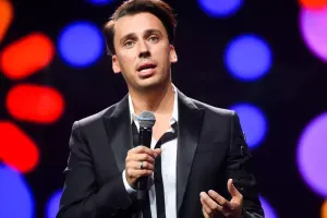 Qazaxıstanda konsertləri ləğv edildi