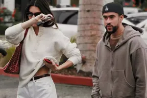 Kendal və sevgilisinin küçə tərzi...