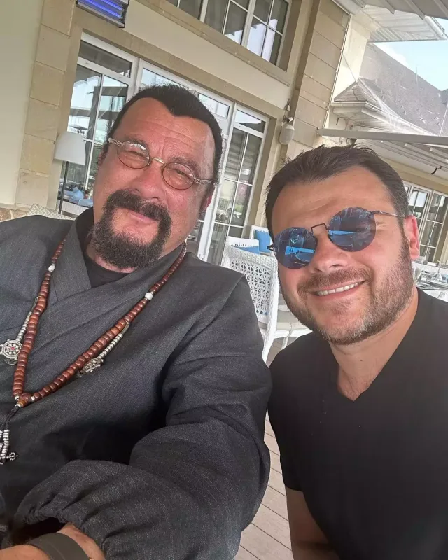Emin məşhur aktyorla görüşdü