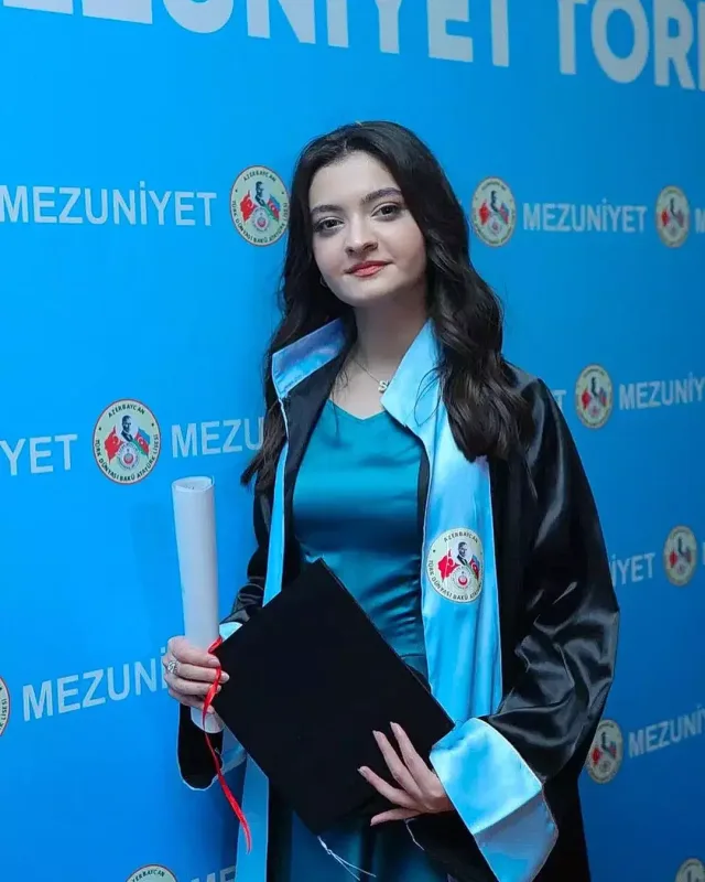 Xalq artistinin qızı məzun oldu - Fotolar